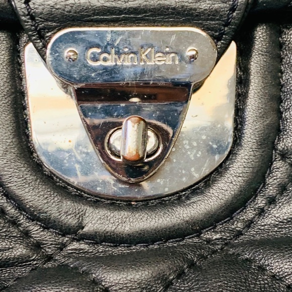 ✨Just Added✨ Calvin Klein Crossbody Bag - Picture 3 of 4